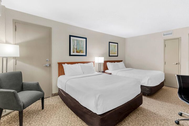 Clarion Hotel & Suites
