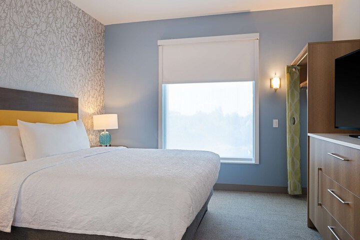 Home2 Suites by Hilton Atlanta Airport College Park