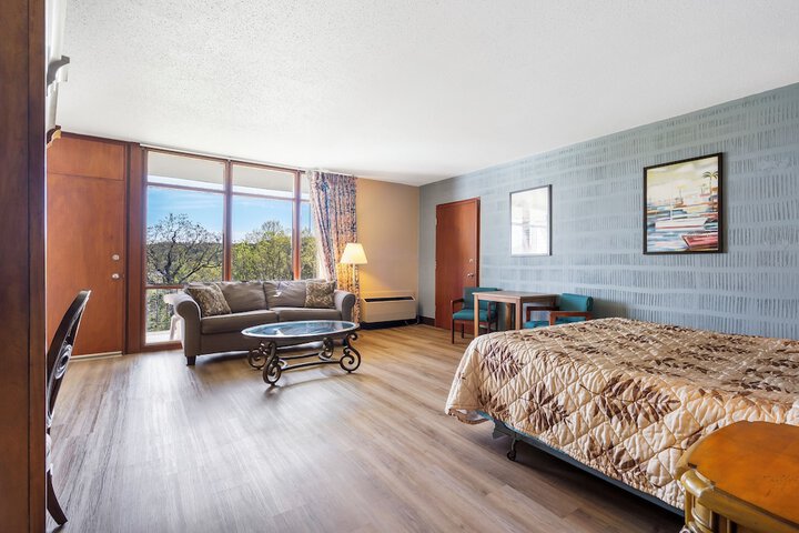 Room 47 of 152