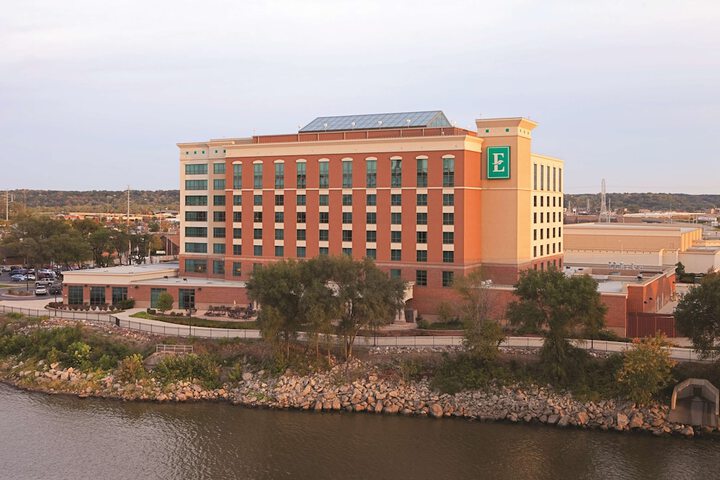 Embassy Suites by Hilton E Peoria Riverfront Conf Center