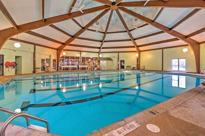 Chic Pocono Hideaway w / Private Indoor Sauna