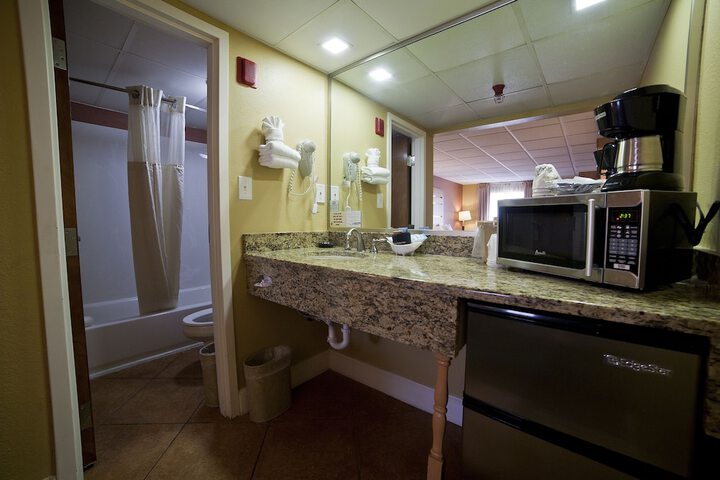 DeSoto Beach Hotel