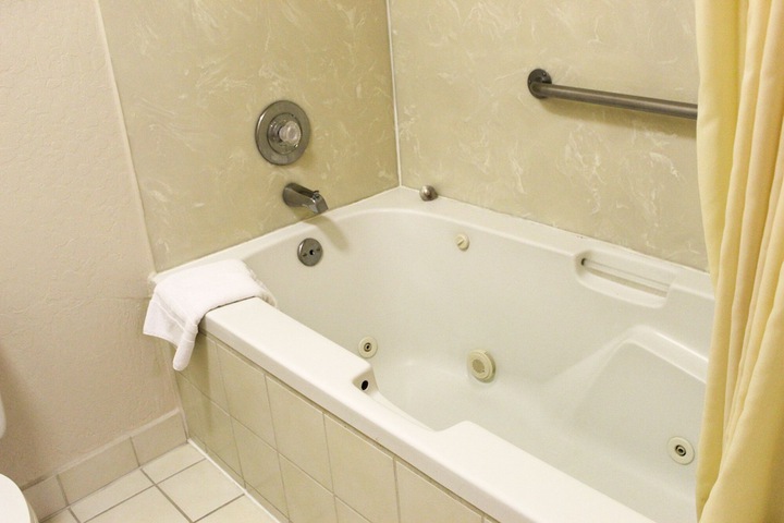 Hot Tub 31 of 32