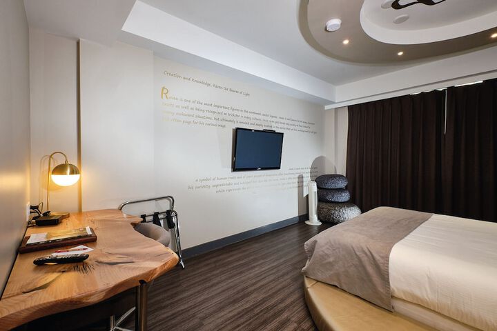 Room 73 of 108