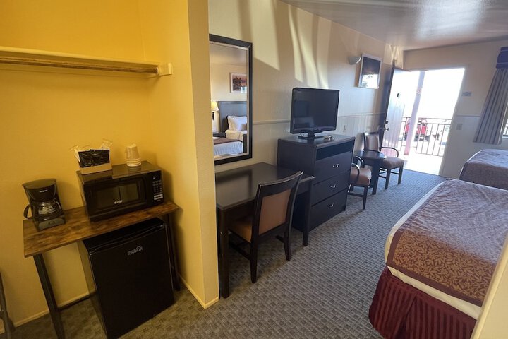 Room 50 of 96