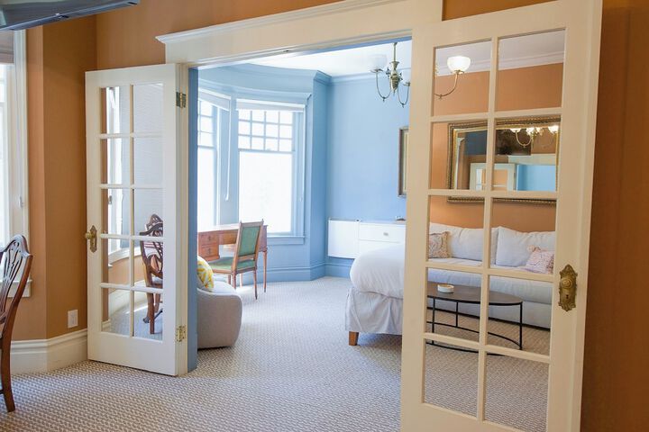 Nob Hill Inn