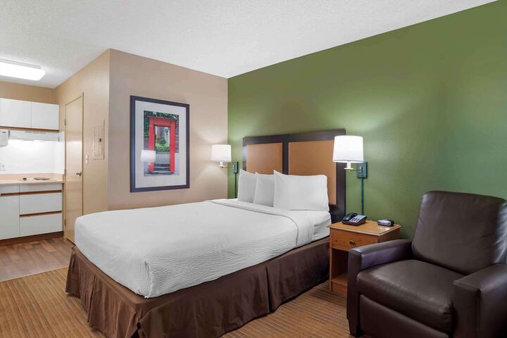 Room 12 of 30