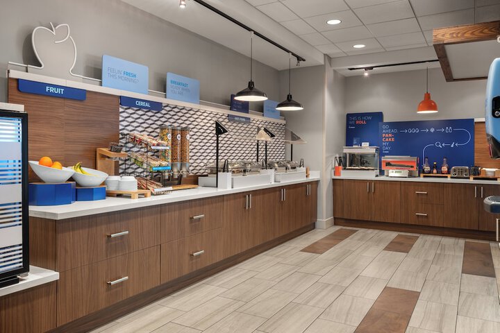 Holiday Inn Express Queensbury - Lake George Area by IHG