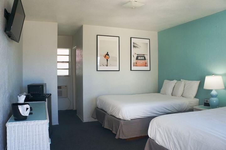 Room 11 of 28