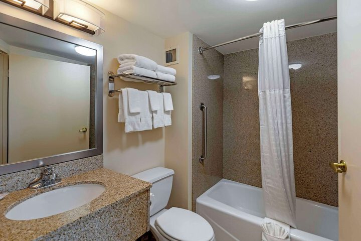 Room 9 of 29