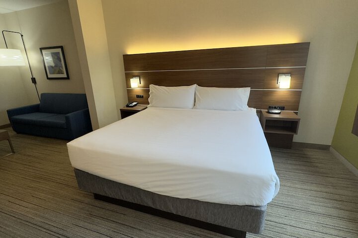 Room 19 of 34