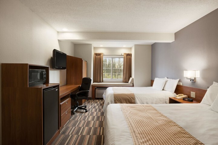 Room 12 of 19
