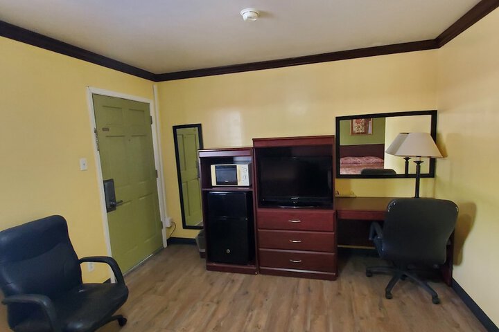 Room 13 of 14