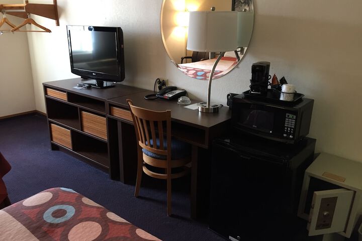Room 7 of 34