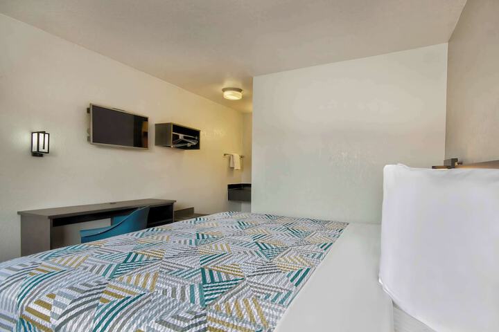Room 34 of 41
