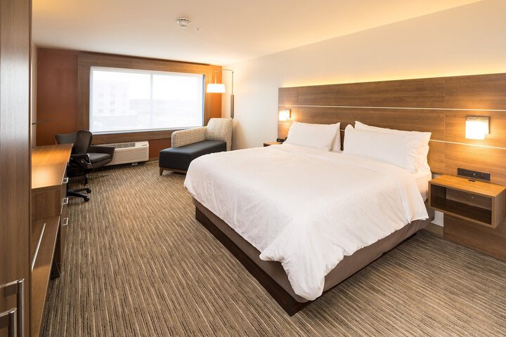 Room 9 of 26