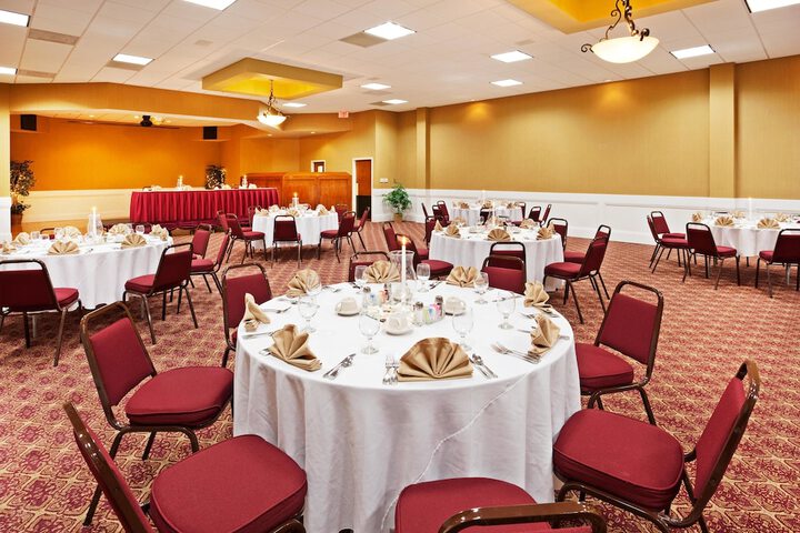 Ballroom/Hall 51 of 53