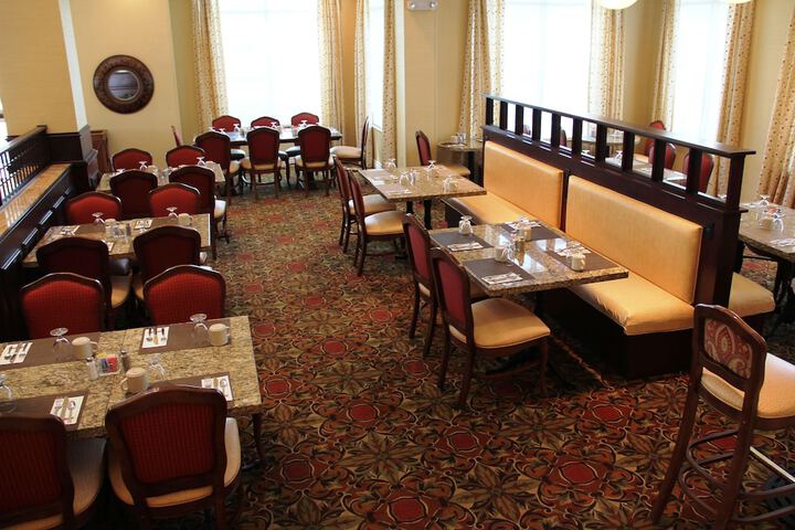 Dining 49 of 59