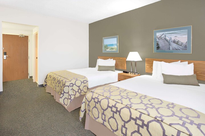Room 8 of 22