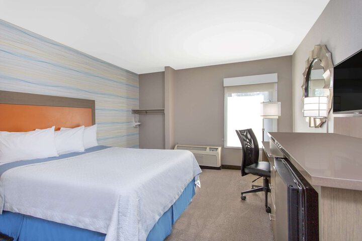 Room 5 of 26