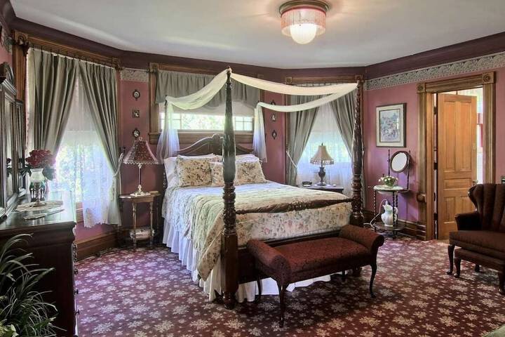 Grand Victorian B & B Inn