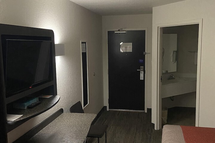 Room 41 of 56