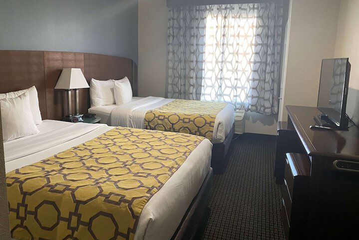 Room 9 of 37