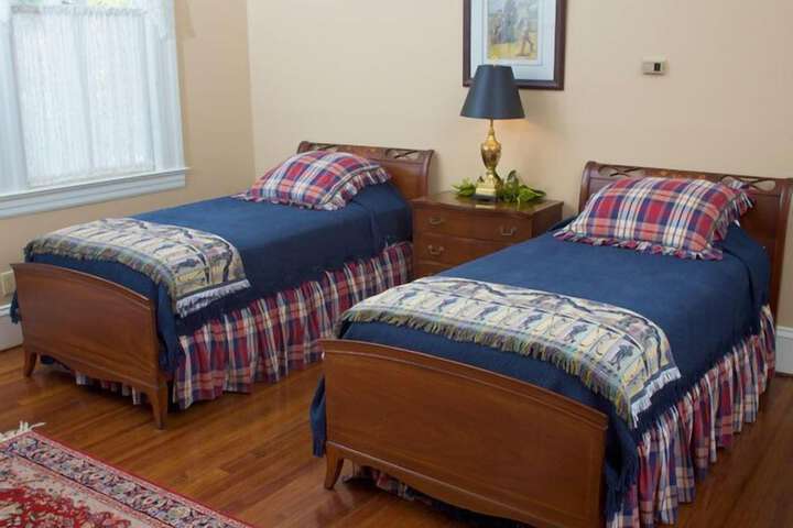 Lookaway Inn