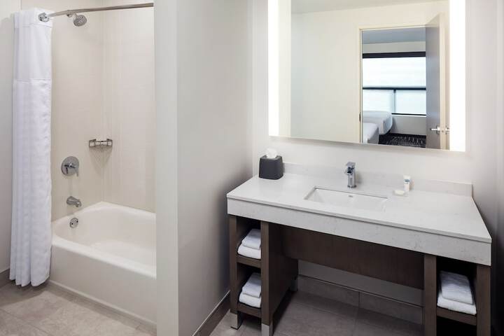 Hyatt House Royal Oak / Birmingham