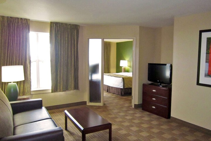 Room 17 of 46