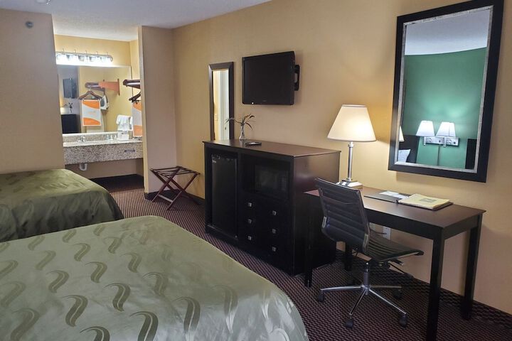 Room 10 of 20