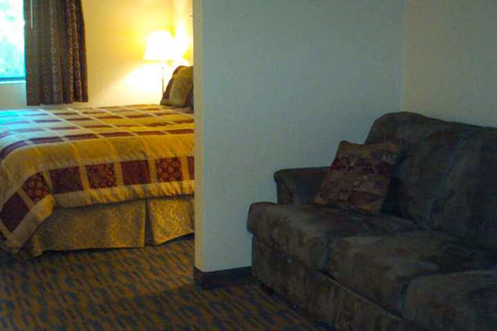 Room 14 of 33