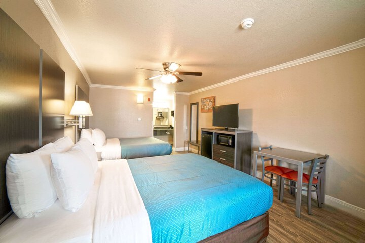 Room 14 of 38