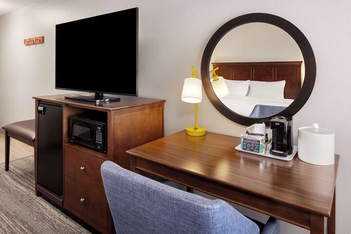 Room 11 of 29