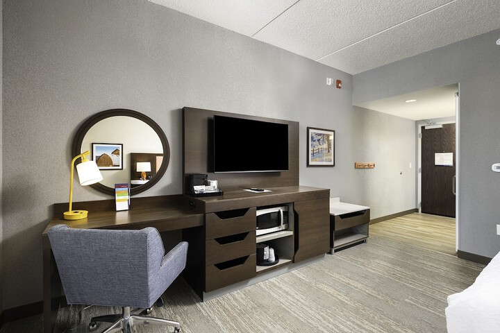 Room 8 of 28