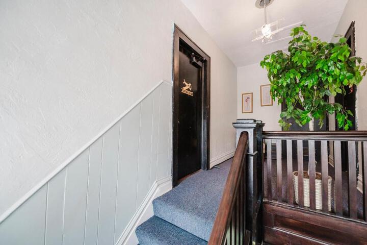 Sr Pilot Earhart Hangar Suite 2 br K & Q, 1 Ba