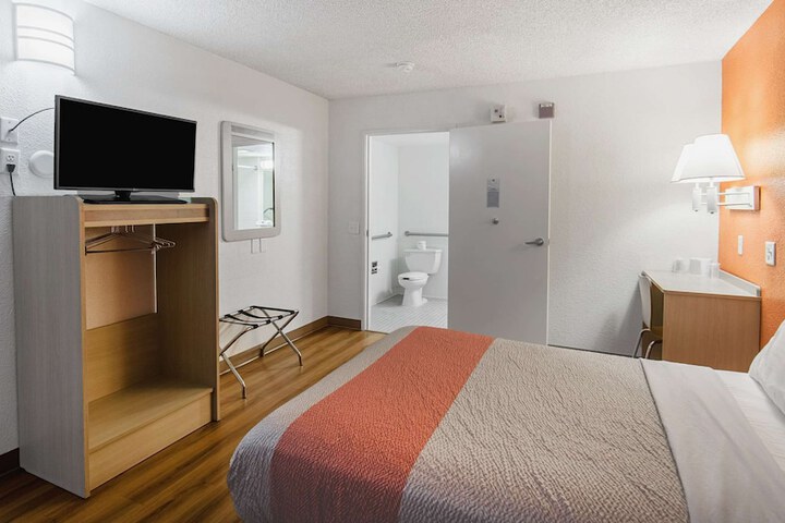Room 19 of 31