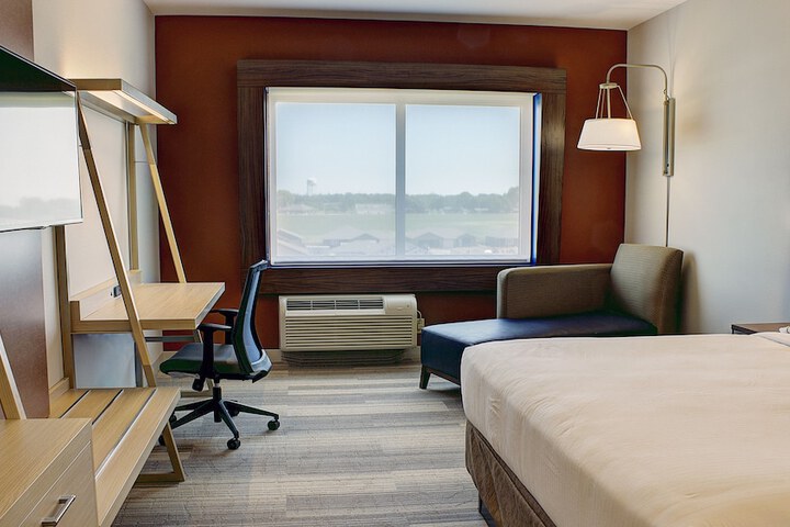 Room 22 of 38