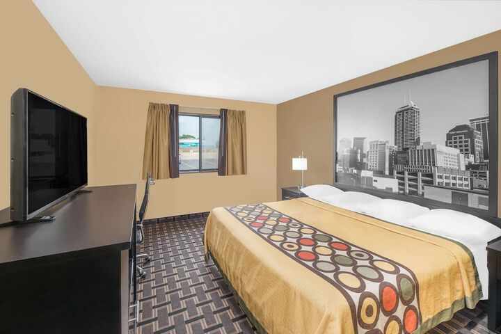Room 9 of 15