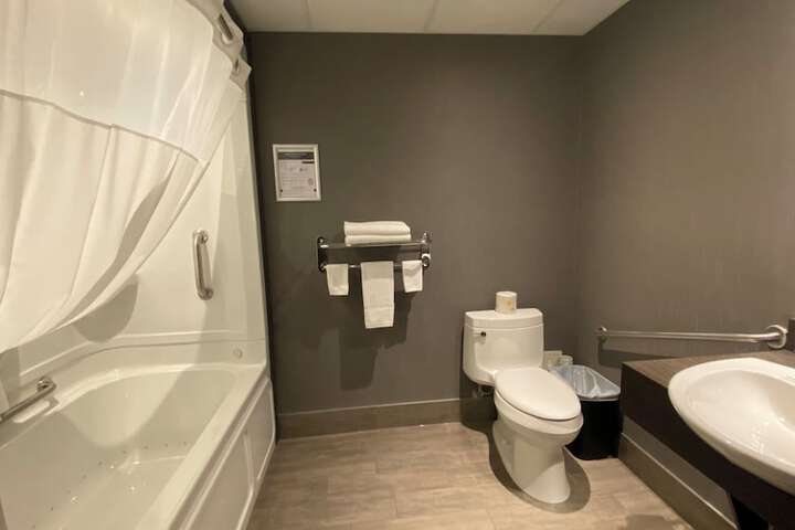 Room 9 of 75