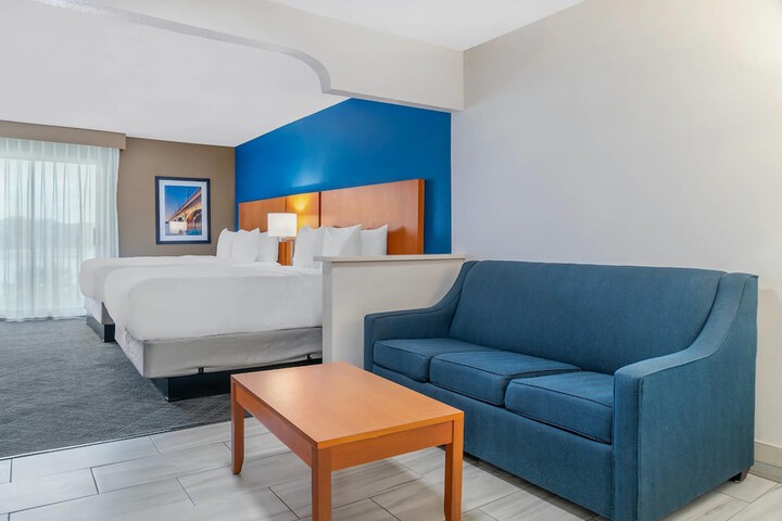 Comfort Suites Auburn Hills-Detroit