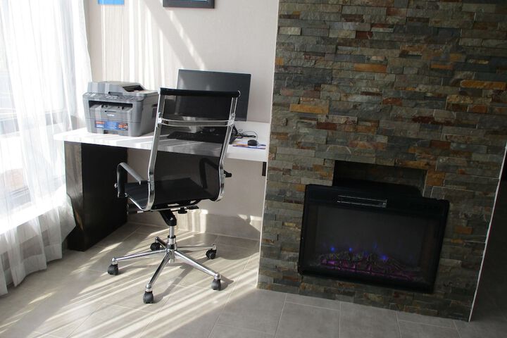 Business Center 15 of 15