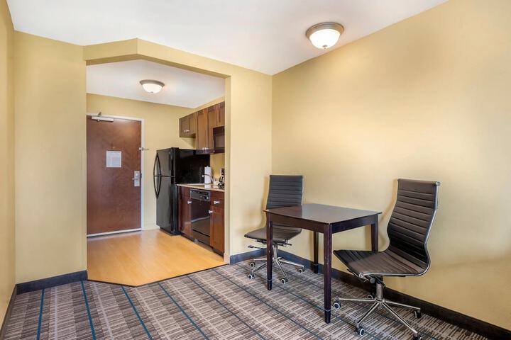 MainStay Suites Jacksonville near Camp Lejeune