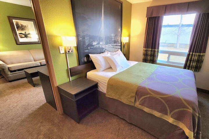 Room 10 of 27