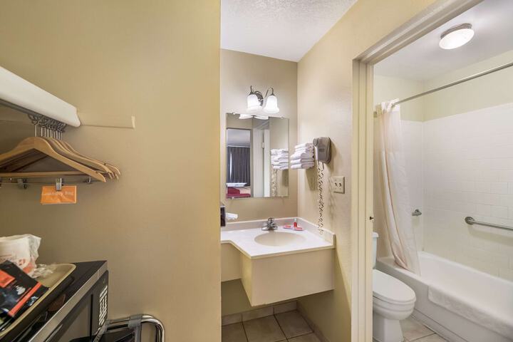 Econo Lodge I-40 exit 286 Holbrook