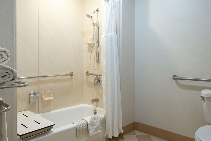 Room 15 of 46