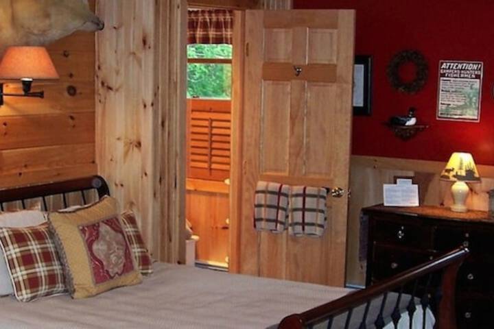 Kiwassa Lake Bed & Breakfast