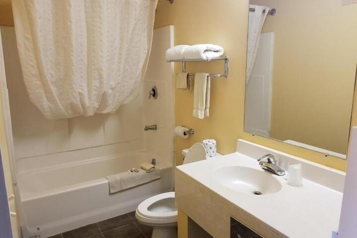 Perry-O Inn & Suites