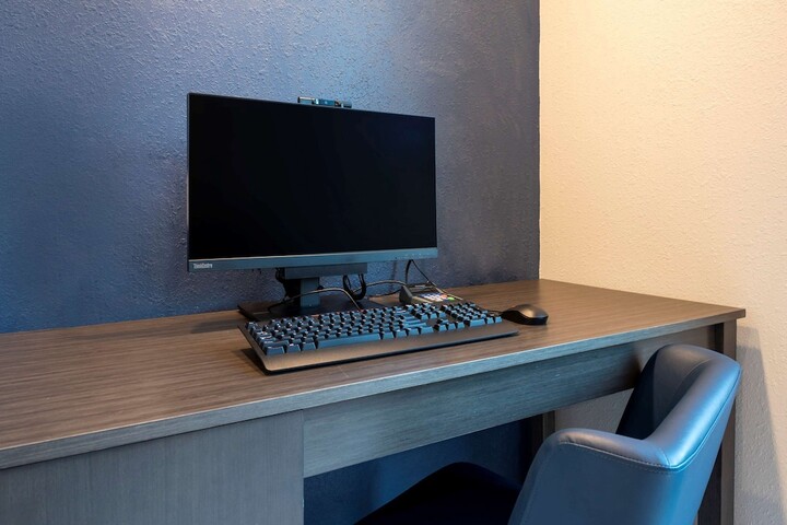 Business Center 34 of 34