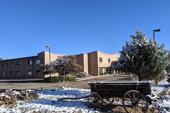 Sagebrush Inn & Suites